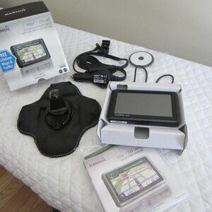 GARMIN Nuvi 1390LM GPS Navigator 4.3” screen w/ weighted mount dash - Bundle